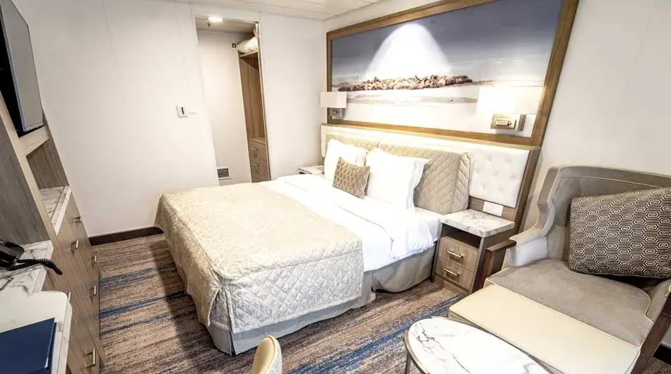 Junior Suite on Greg Mortimer