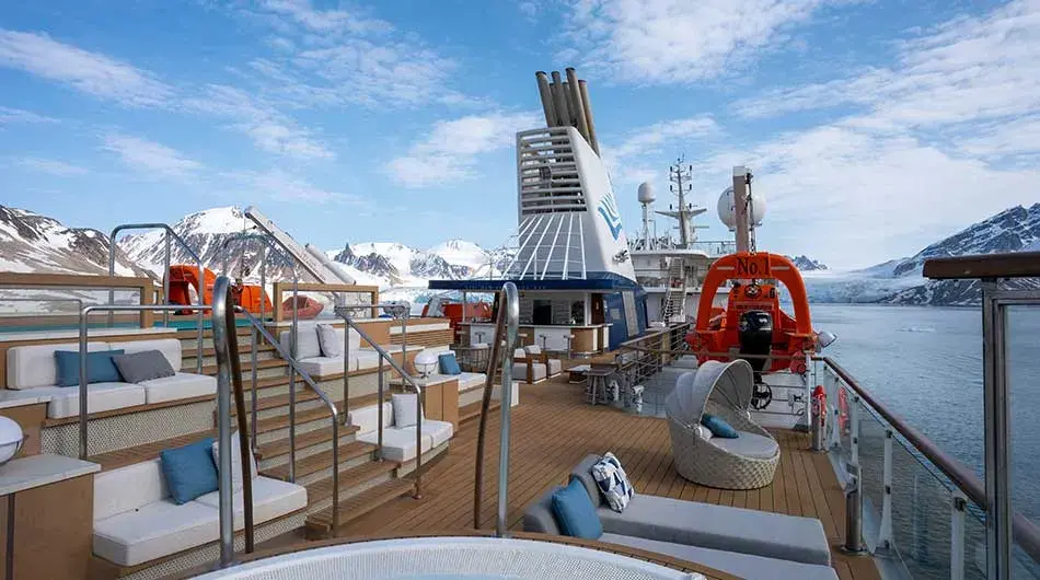 albatros-oa-pool-deck