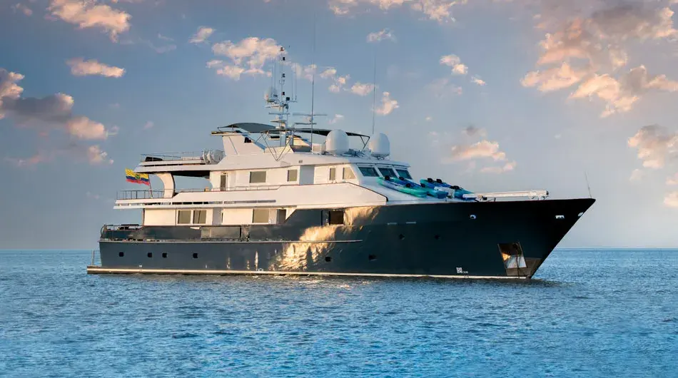 Galapagos Explorer Exterior