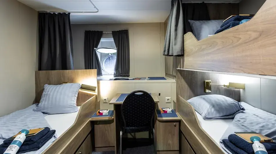 Plancius triple cabin